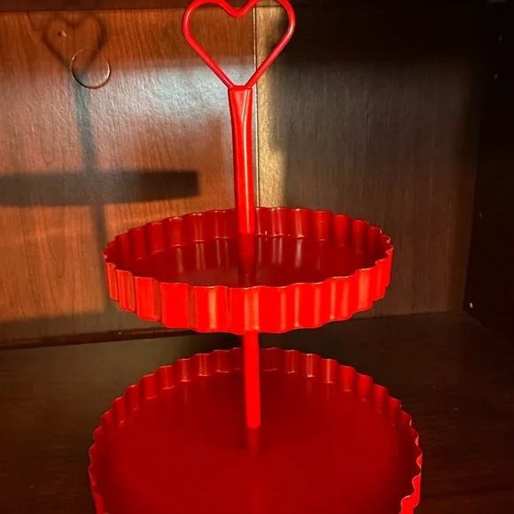☘️☘️☘️Red Target metal tiered tray 
11 in tall
8 wide☘️☘️☘️ - Picture 2 of 3